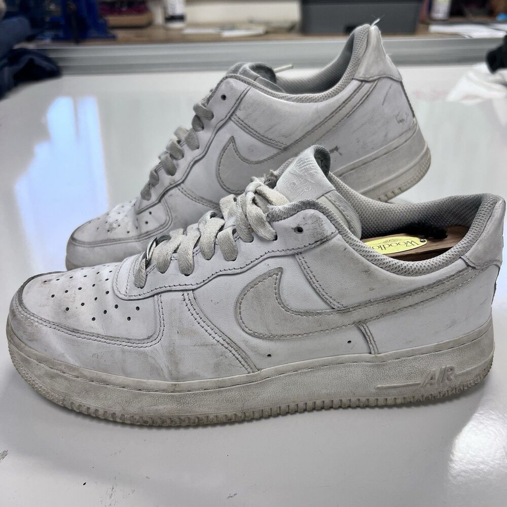 White Women’s Nike Air Force 1 Low-Top Classic Sneakers Size 11